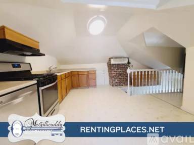 Main picture of 2097 Heckle St