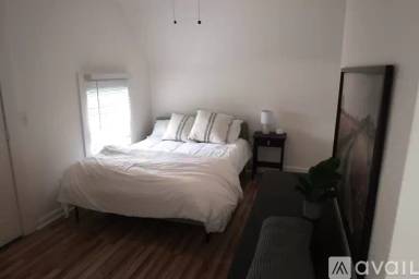 Main picture of 3740 Walnut St