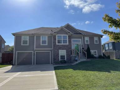 Main picture of 1719 NW 93rd St