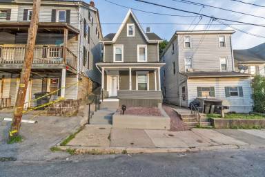 Main picture of 439 W Church St