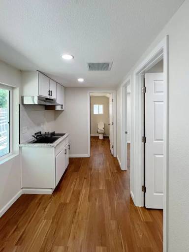 Main picture of 571 Ford Rd