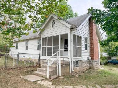Main picture of 36 N Poe St
