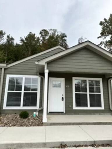 Main picture of 42 Flats Dr