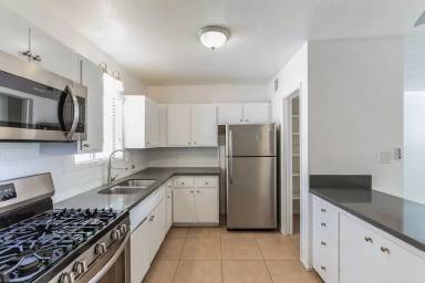 Main picture of 655 S Thornhill Rd