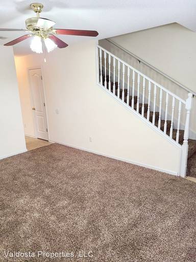 Main picture of 1533 Woodard St
