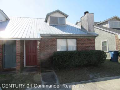 Main picture of 4044 Woodridge Rd