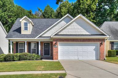 Main picture of 2928 Aylesbury Dr