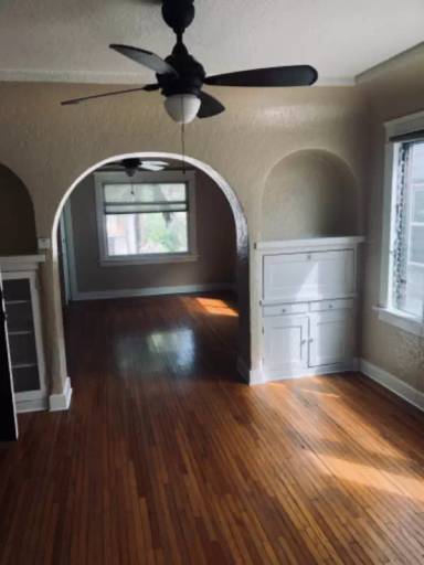 Main picture of 1536 E 1st St