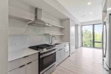 Main picture of 500 Merritt Ave