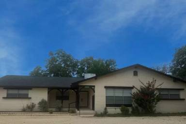 Main picture of 101 Pine View Dr