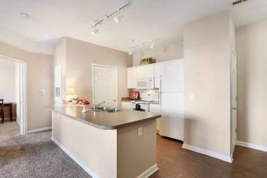 Main picture of Capstone Quarters