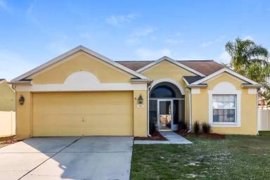Main picture of 215 Island Water Way