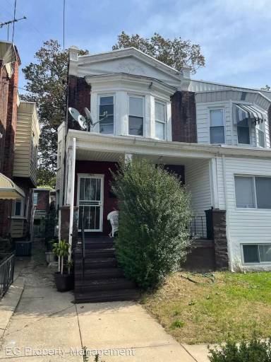 Main picture of 1423 N 61st St