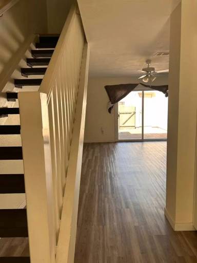 Main picture of 571 Beverly Pl