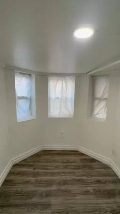 Main picture of 1939 Clinton Ave