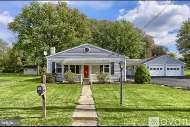 Main picture of 21 Lucy Ave
