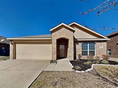 Main picture of 308 Hawthorn Dr