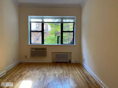 Main picture of 333 E 84th St