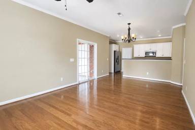 Main picture of 899 Magnolia Ct