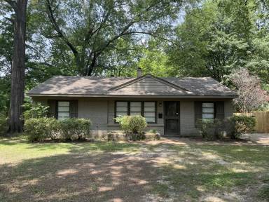 Main picture of 1329 Dearing Rd
