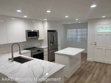 Main picture of 8870 Villa La Jolla Dr