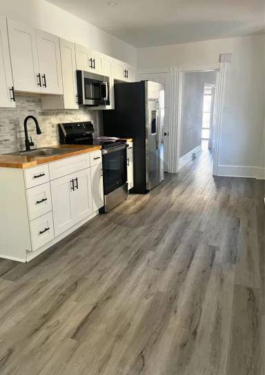 Main picture of 647 N 12th St