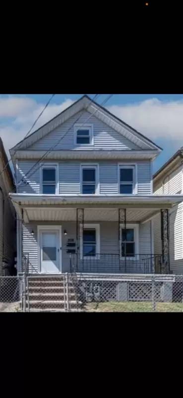 Main picture of 208 Marshall St