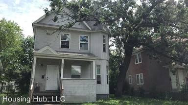 Main picture of 2420 James Ave N