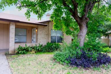 Main picture of 8028 Echo Wind St