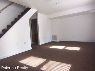 Main picture of 324 W 9th St