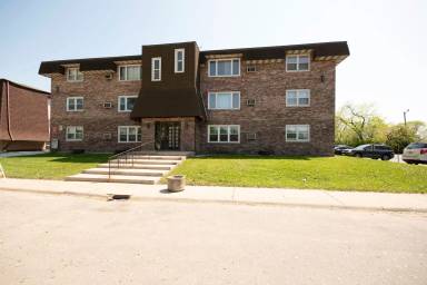 Main picture of 1608 Richmond Cir