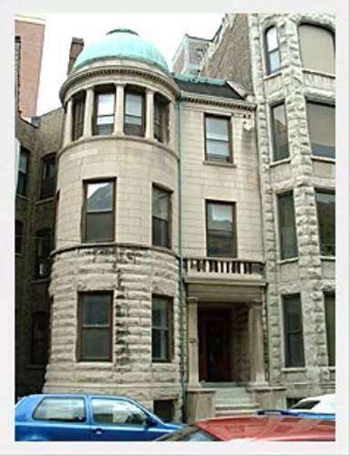 Main picture of 450 W Saint James Pl