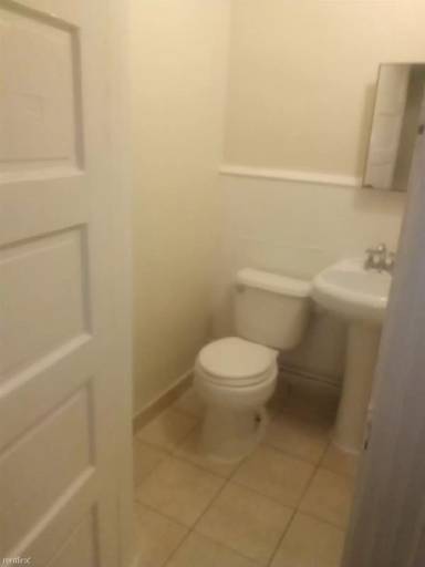 Main picture of 22 Benton St