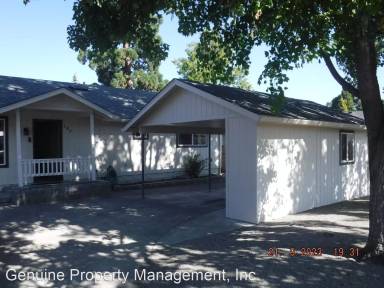 Main picture of 107 Oak St
