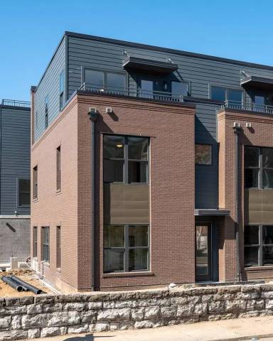 Main picture of 900 Meridian St