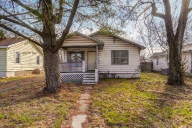 Main picture of 1038 S Stewart Ave