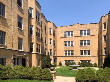 Main picture of 2024 W Foster Ave