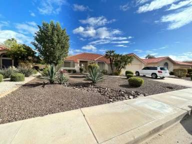 Main picture of 8477 S Maple Ave