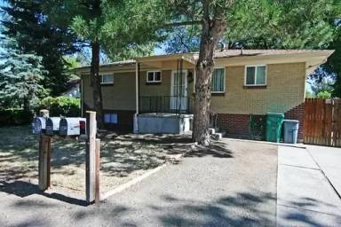 Main picture of 1250 Carr St