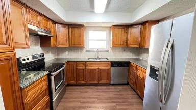 Main picture of 815 W Rochelle Rd