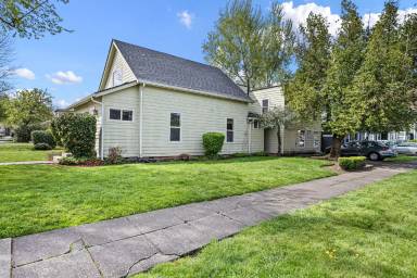 Main picture of High Street Apts - 1630