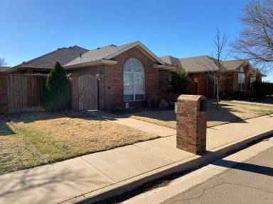 Main picture of 115 N Vicksburg Ave