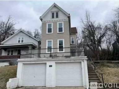 Main picture of 1145 Park Ave