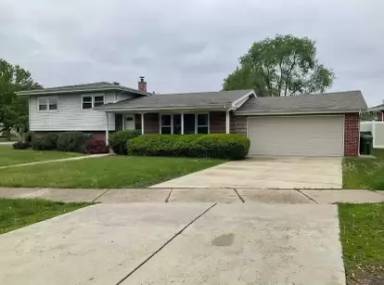 Main picture of 4936 W 107th St