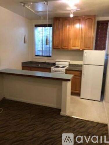 Main picture of 1053 Oak St