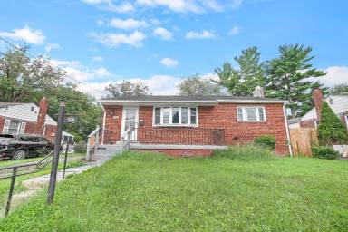 Main picture of 304 Lawrence Dr