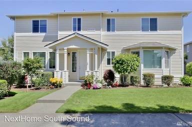 Main picture of 2390 Simmons St