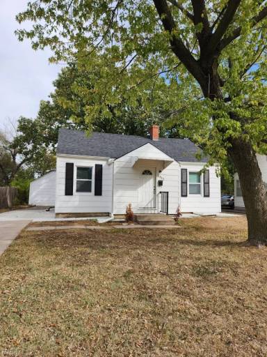 Main picture of 1332 N Dellrose Ave