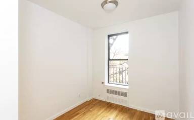 Main picture of 204 E 84th St