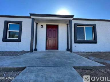 Main picture of 2021 N 24th Pl